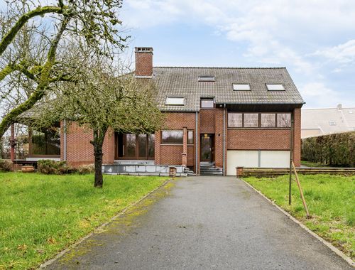                                         Villa te koop in Blaton, € 750.000

