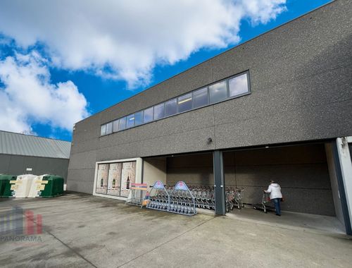                                        Bureaux à louer à Melle, € 3.637
