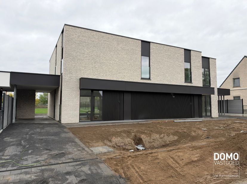 Huis te koop in Meybroekstraat 41 bus A,
                    3510 Kermt