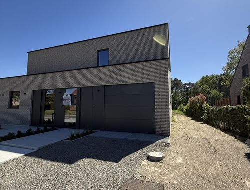                                         Maison à louer à Opgrimbie, € 1.700
