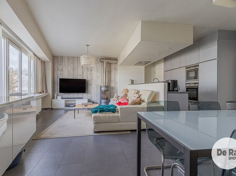 KIJKDAG ZAT. 22/08 VAN 10U - 12U (op afspraak!!) 053/60.65.60.<br />
AALST - Instapklaar appartement met 2 kamers, tuin en garage op topligging. <br /