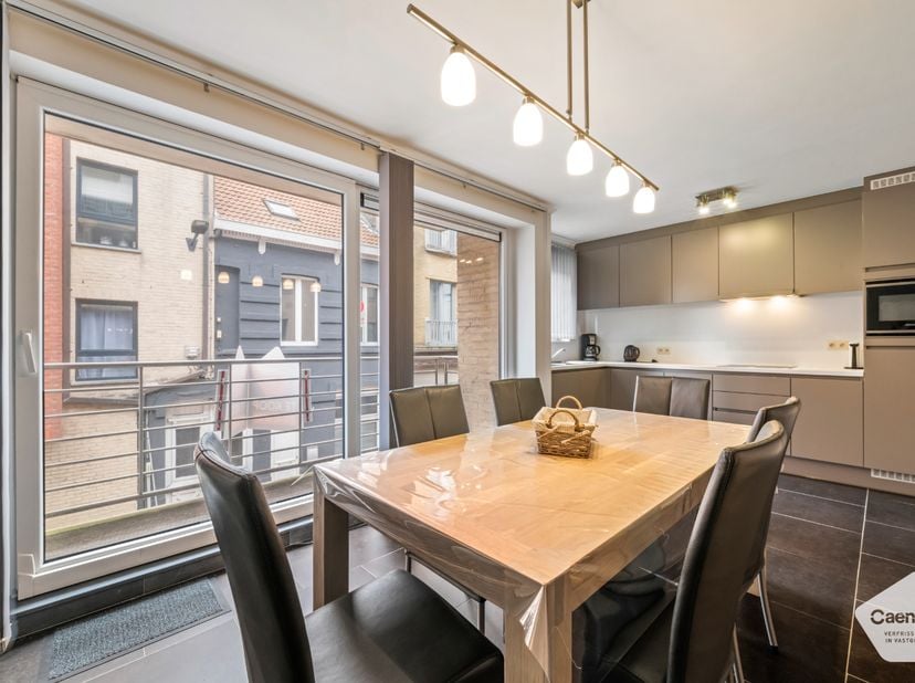 Dit moderne appartement&amp;nbsp;is gelegen in hartje Blankenberge op wandelafstand van winkels, station en tal van andere nuttige locaties.&amp;nbsp;<br />
<