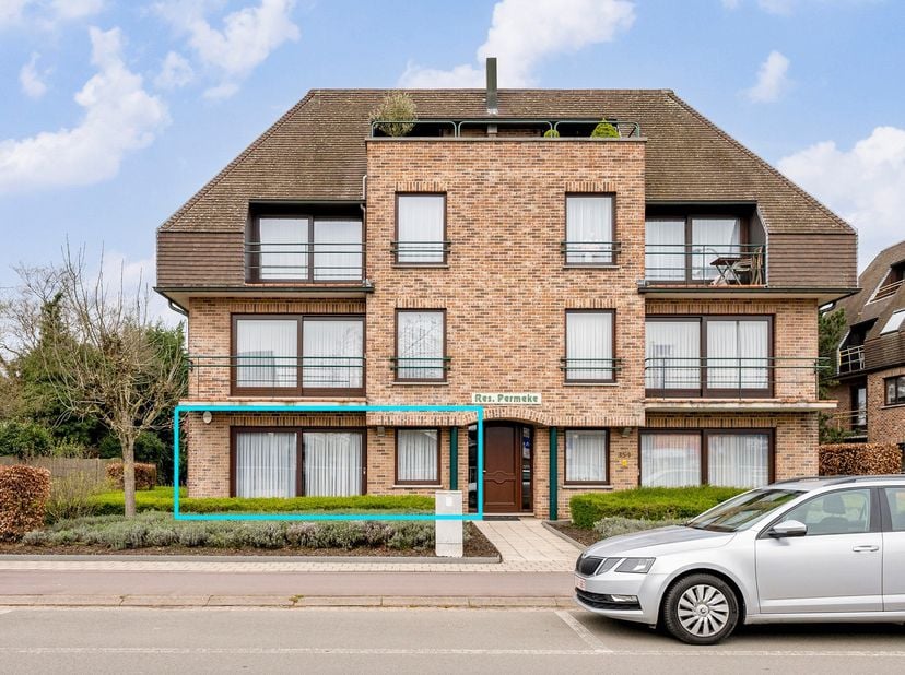 Ruim 3 slaapkamer appartement (111 m²) te Tisselt.<br />
BEKIJK ZEKER ONZE (VIRTUELE) GRONDPLANNEN EN ATTESTEN VOOR DE INDELING EN EXTRA INFORMATIE.<b