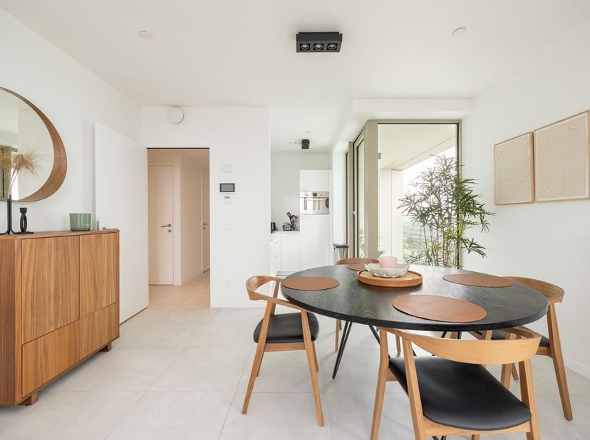 Schitterend gemeubeld appartement met panoramisch zicht op het Eilandje. <br />
Gelegen op de zeventiende verdieping van de gloednieuwe residentie 'Do