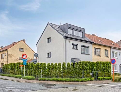                                         Maison unifamiliale à vendre à Sint-Pieters-Leeuw, € 479.000
