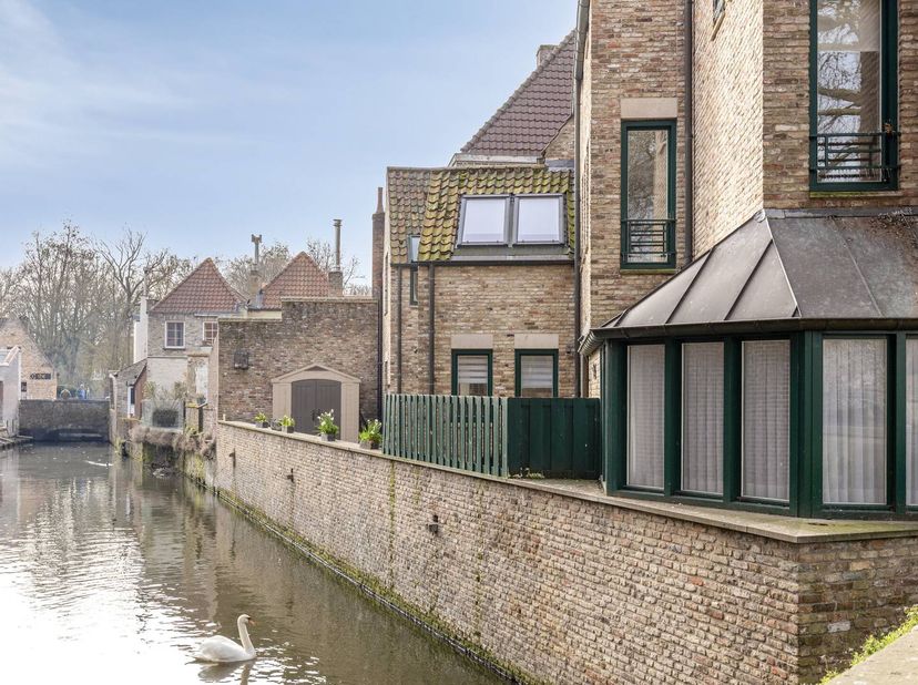Appartement lumineux au rez-de-chaussée avec une apparence exceptionnelle situé dans un emplacement privilégié sur la Wijngaardplein, en plein centre