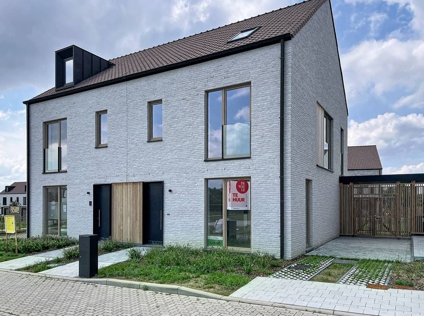 Huis te huur in Petronella Van Ryckeghemstraat 16,
                    8700 Tielt