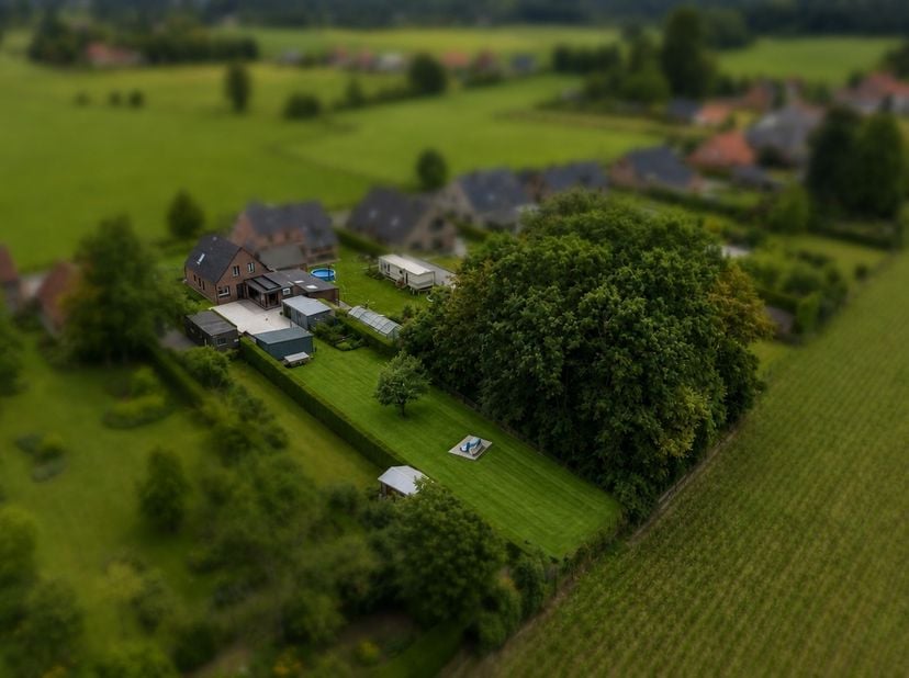 Energiezuinige alleenstaande woning met 4 slaapkamers, garage en zuid-westgerichte&amp;nbsp;tuin&amp;nbsp;<br />
<br />
Deze rustig en landelijk gelegen allee