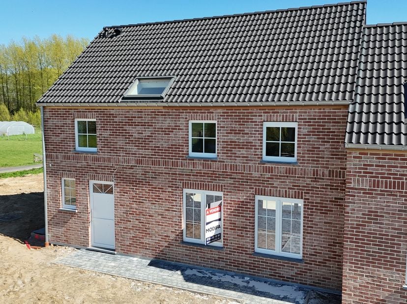 Modifa heeft het genoegen deze prachtige nieuwe villa van 132m² voor te stellen, volledig afgewerkt en genietend van een schitterend uitzicht op het p