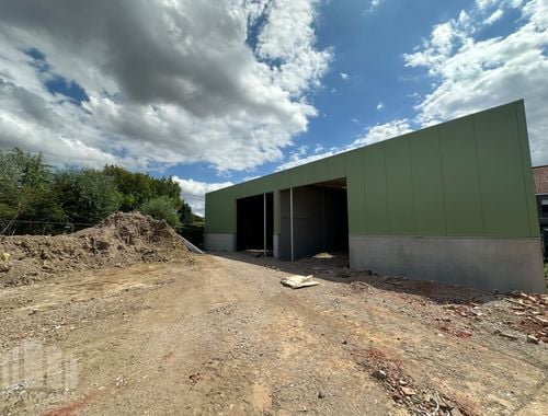                                        Bâtiment d’entreprise à vendre à Anzegem, € 196.800
