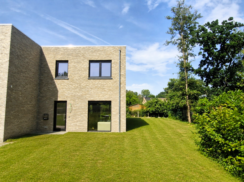 Ontdek deze moderne nieuwbouwwoningen binnen het project Beversluis in Rotselaar. Van de 18 woningen binnen het project worden momenteel 4 woningen aa