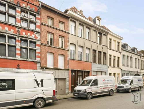                                         Appartementsgebouw te koop in Tournai, € 279.000

