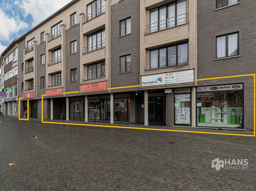 Weggestraat 13 - Merksem<br />
<br />
Handelsgelijkvloers (502 m²) met een waaier aan mogelijkheden in Merksem.<br />
<br />
In de Weggestraat, ee