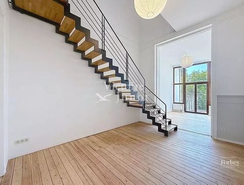                                         Triplex te huur in Etterbeek, € 2.800

