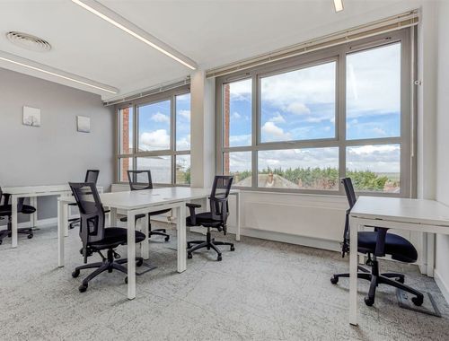                                        Kantoorgebouw te huur in Groot-Bijgaarden, € 999
