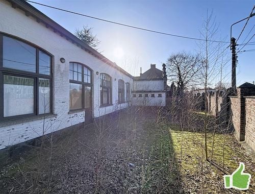                                         Immeuble d’appartements à vendre à Estaimpuis, € 199.000
