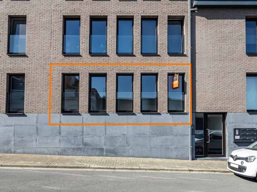 Appartement à vendre à Michel Portoisstraat 4 boîte 2,
                    9600 Renaix