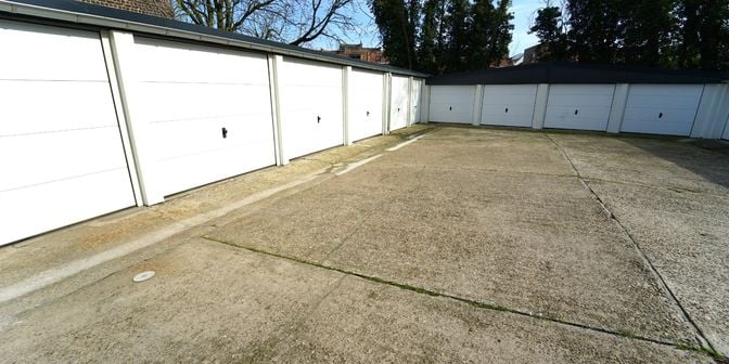 Garage te koop in Edward Pynaertkaai 60-62, 9000 Gent