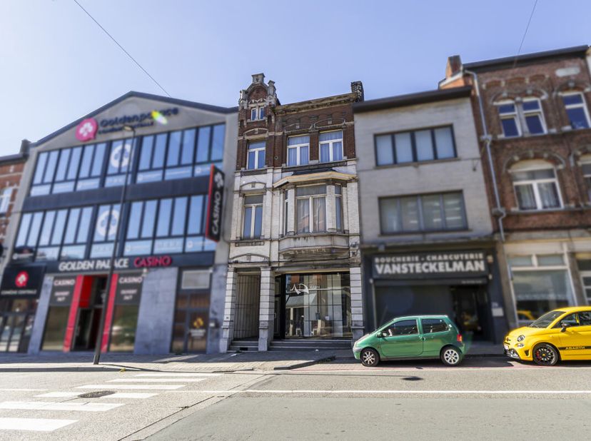Bien professionnel à vendre à ,
                    6000 Charleroi