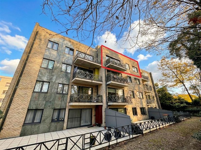 Instapklaar appartement met 2 slaapkamers te koop in het hart van Maasmechelen<br />
Bent u op zoek naar een instapklaar appartement op een toplocatie
