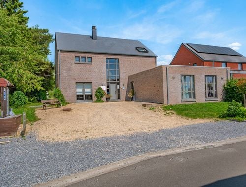                                         Hotel te koop in Clermont, € 599.000
