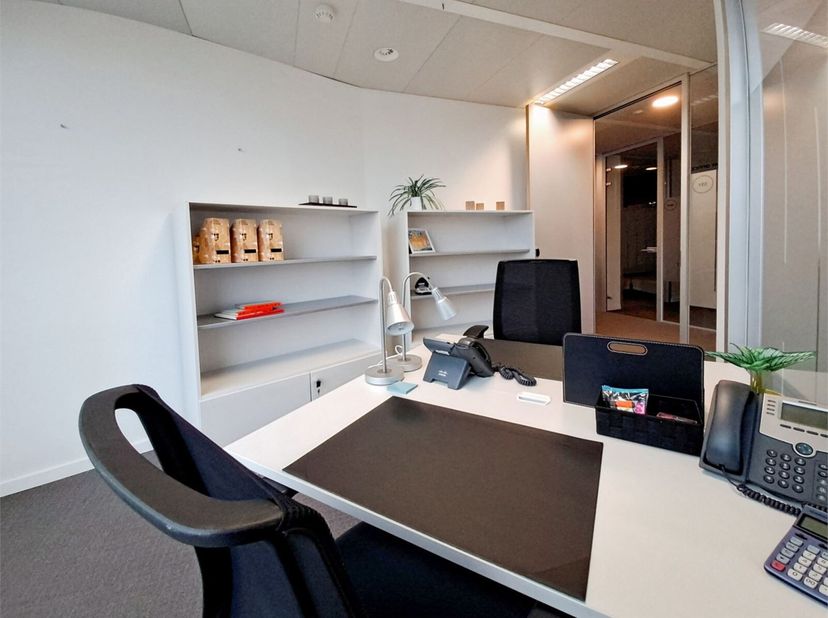 Bien professionnel à louer
                    à 1082 Berchem-Sainte-Agathe