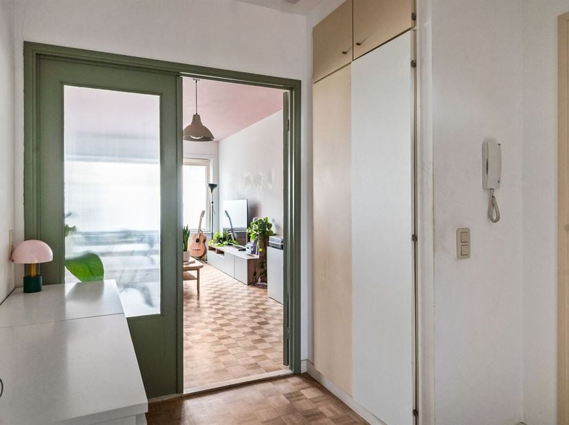 Recent gerenoveerd (93m²) appartement met 2 slaapkamers, twee terrassen gelegen te Linkeroever (Galgeweel).  <br />
Ligging: Ontdek dit unieke apparte