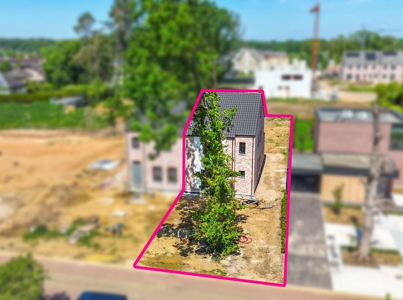 Huis te koop in HeiligHartlaan 13,
                    3550 Zolder