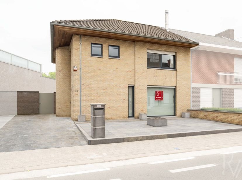 Huis te koop in Tieltstraat 72,
                    8760 Meulebeke