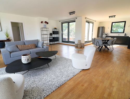                                         Penthouse à louer à Auderghem, € 2.950
