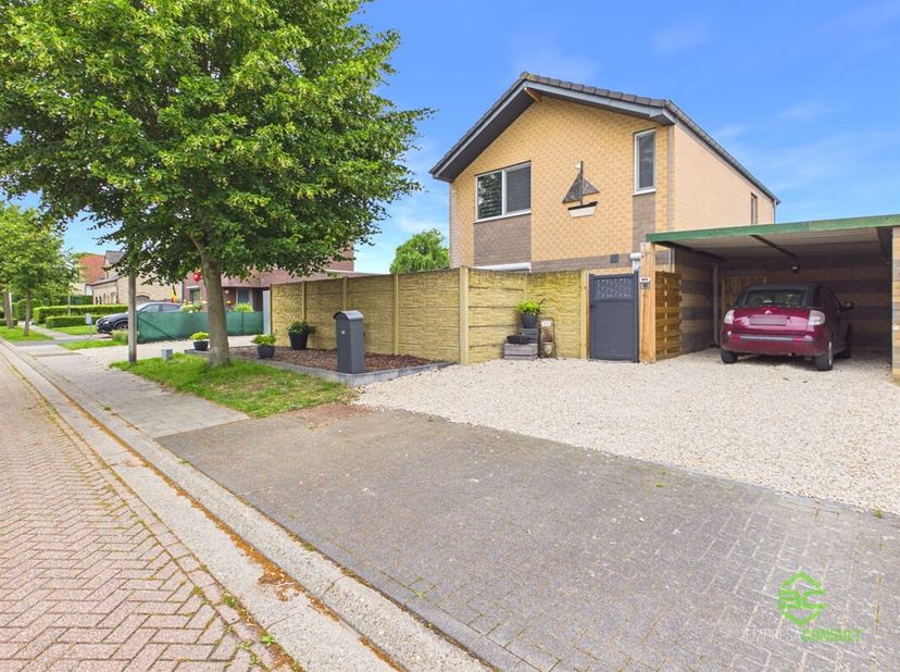 + Als u op onze eigen website (www.empresaconsult.be) naar deze woning doorklikt, vindt u alle info en een volledige 360° impressie! +<br />
Op een ru