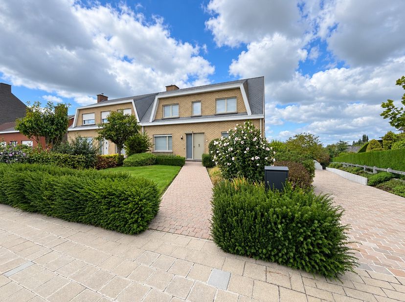 Huis te koop in Passendalestraat 155,
                    8980 Passendale