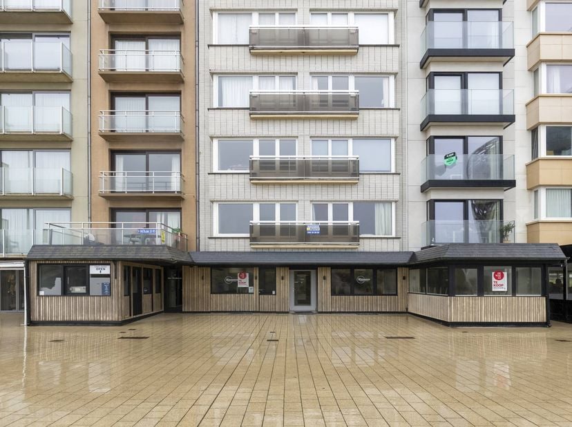 Bedrijfsvastgoed te koop in Zeedijk 111,
                    8430 Middelkerke