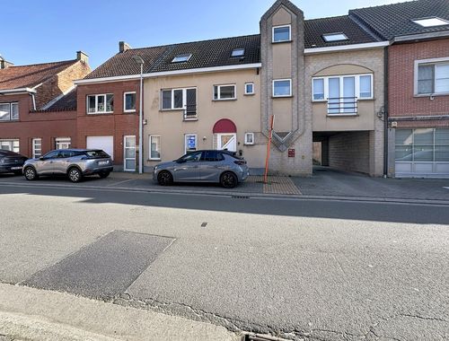                                         Bureaux à louer à Merendree, € 525
