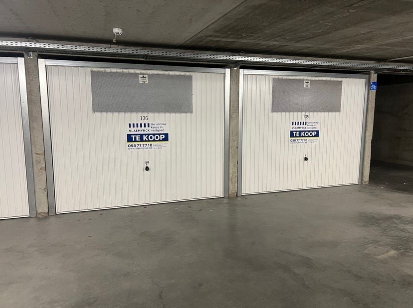 In het ondergronds complex Waterfront gelegen aan de jachthaven, op wandelafstand van een tramhalte en meerdere supermarkten en in de nabijheid van he
