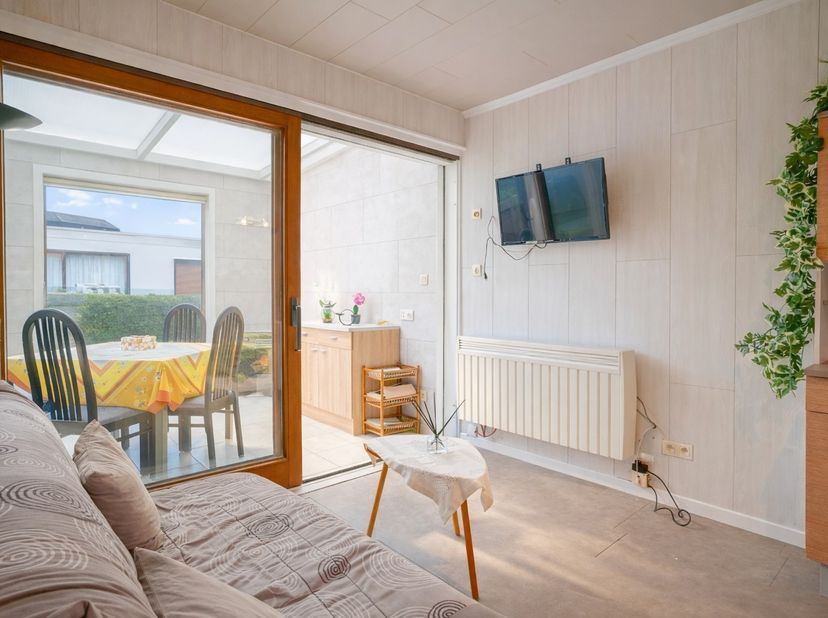 Gezellige vakantiewoning in recreatiegebied te Koksijde, ideaal als tweede verblijf aan zee. De woning bevindt zich in de onmiddellijke omgeving van z