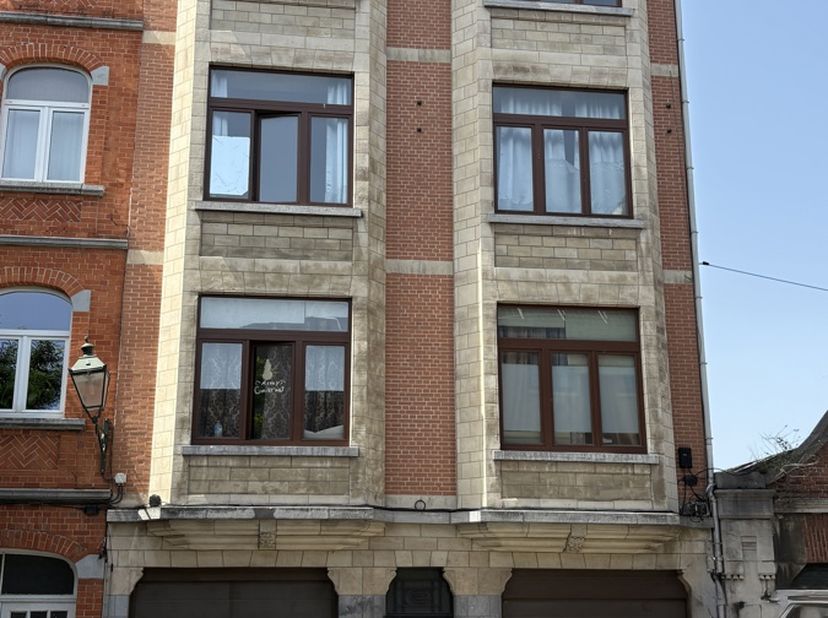 pour plus d'informations contactez : Naji 0484 92.22.77 - naji@bytheway.be - Situé dans un quartier recherché de Forest, à deux pas du Parc Duden, ce
