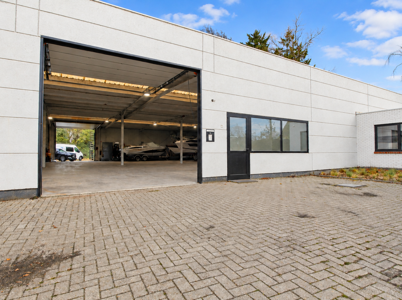 Bedrijfsvastgoed te koop in Heiblok 73,
                    2910 Essen