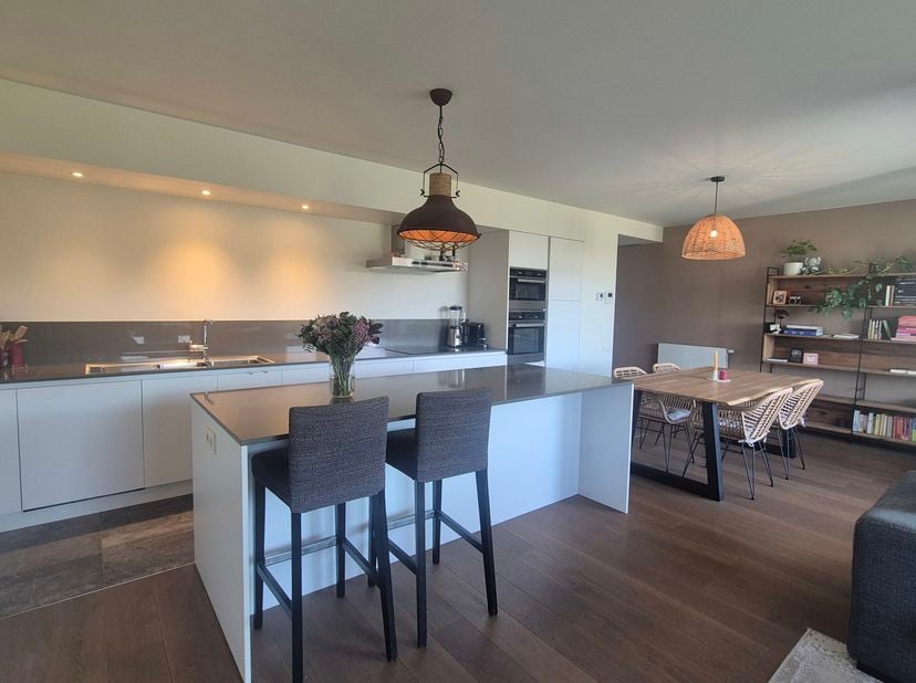 Appartement te huur in Hundelgemsesteenweg 306A bus 102,
                    9820 Merelbeke