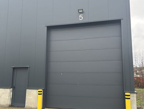                                         Bedrijfsgebouw te huur in Genk, € 1.200
