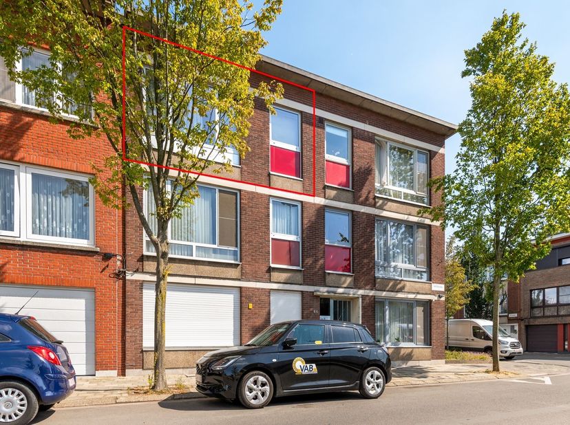 Appartement de 2 chambres prêt à emménager à Merksem !<br />
<br />
Vous recherchez votre premier logement ou un investissement judicieux ? Alors cet