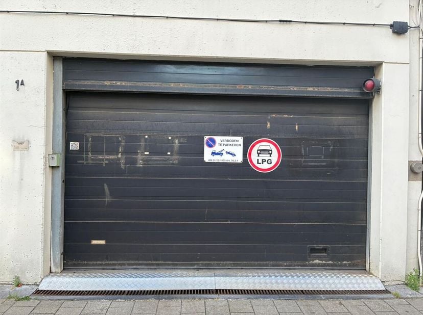 Autostaanplaats te huur op toplocatie aan de Britselei!<br />
Deze ondergrondse autostaanplaats is uitstekend gelegen in een rustige zijstraat van de