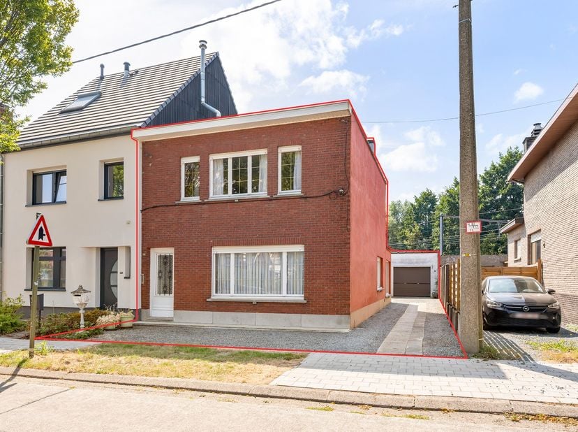 TE KOOP | Berlaar – Doelstraat 157<br />
<br />
Te renoveren halfopen bebouwing op een perceel van 355 m².<br />
Op zoek naar een woning met veel pote