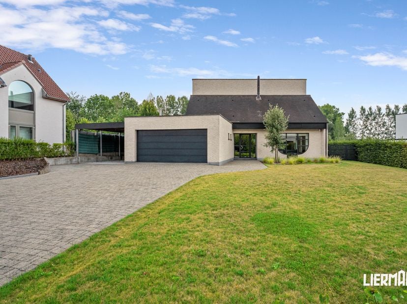Huis te koop in Ratmolenstraat 19,
                    9420 Aaigem