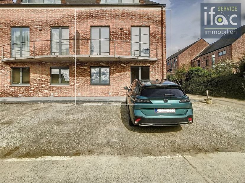 Bel appartement en duplex dans le centre de Meerbeek.<br />
<br />
Hall d'entrée individuel, toilettes séparées, séjour de 31m² avec cuisine ouverte