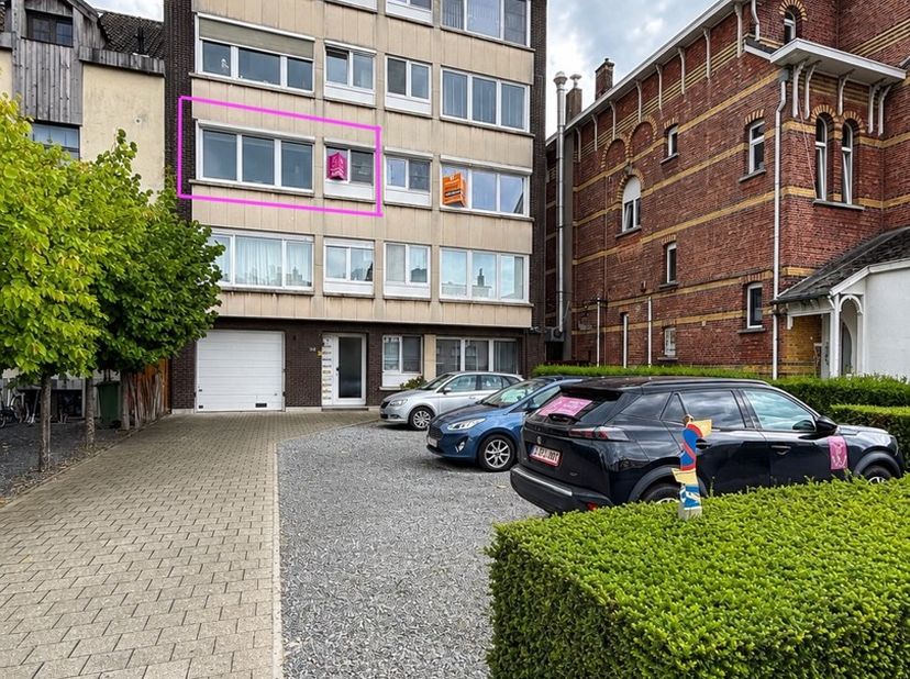 Dit instapklaar appartement is gelegen in een kleinschalig en rustig gebouw op een centrale toplocatie!<br />
Het bevindt zich op de 2e verdieping en