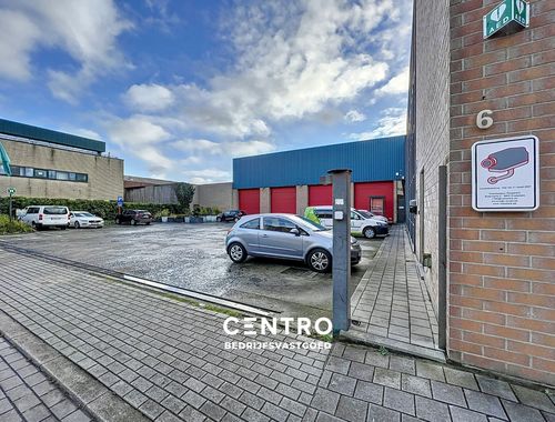                             Entrepôt sans bureau à louer à Roeselare
