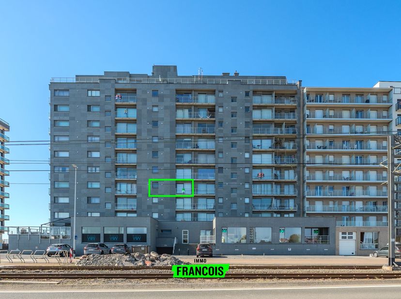 Deze studio is gelegen op de Zeedijk 275 in Middelkerke, in residentie The Manager, een verzorgd appartementsgebouw met prachtig en uniek gemeenschapp