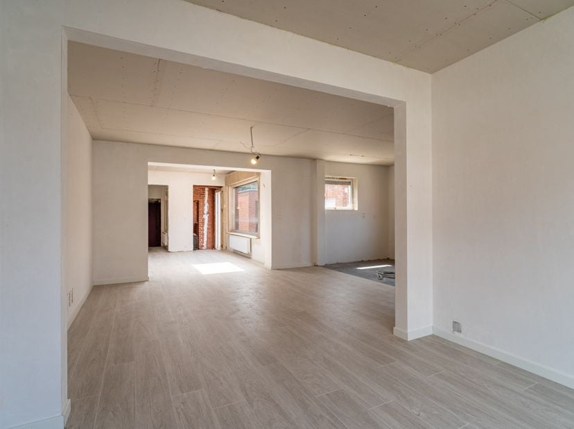 Huis te koop in ,
                    8551 Heestert