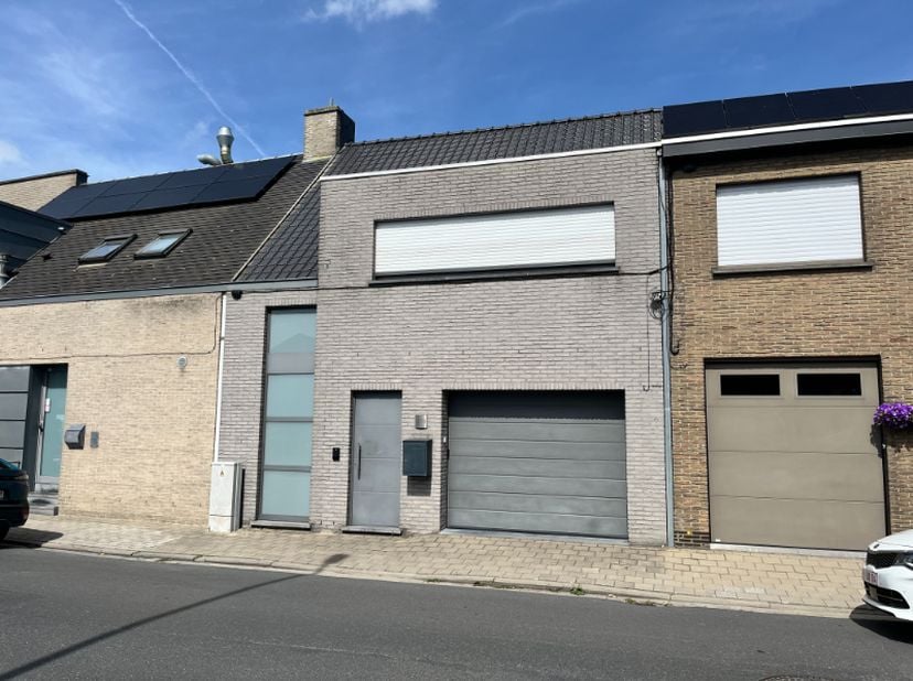 Energiezuinige huurwoning met garage, sauna en zonnige tuin<br />
Deze instapklare en energiezuinige huurwoning biedt alle hedendaags comfort. Op het